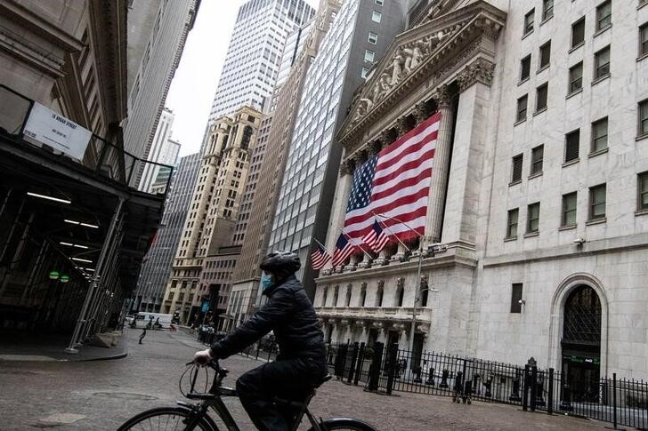 &copy; Reuters. Нью-Йоркская фондовая биржа в финансовом районе Нижнего Манхэттена
