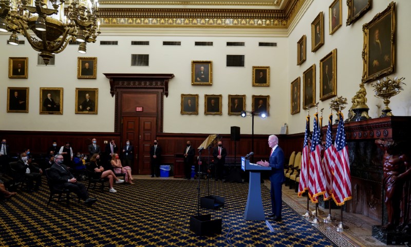 © Reuters. Democratic U.S. presidential candidate Joe Biden speaks at event in Philadelphia