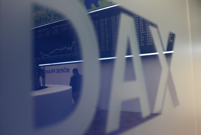 © Reuters. A general view shows the German share prize index DAX board during afternoon trading as markets react on the coronavirus disease (COVID-19) at the stock exchange in Frankfurt