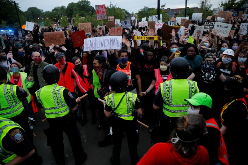 © Reuters. FILE PHOTO: A rally following the death in Minneapolis police custody of George Floyd, in Boston