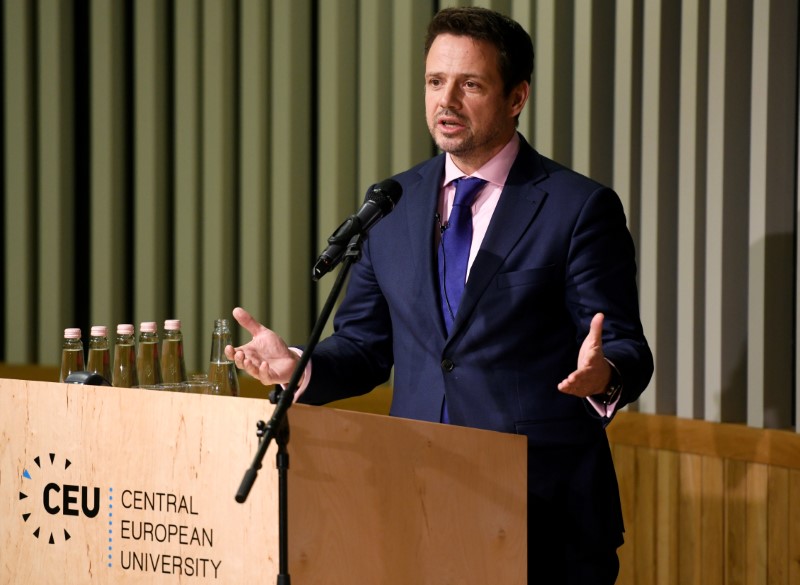 © Reuters. FILE PHOTO: Warsaw mayor and Polish presidential candidate Rafal Trzaskowski