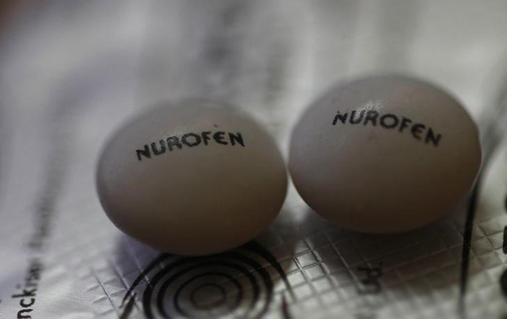 © Reuters. Tabletes de ibuprofeno em Manchester