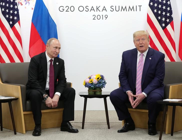 &copy; Reuters. FOTO DE ARCHIVO: Vladimir Putin y Donald Trump
