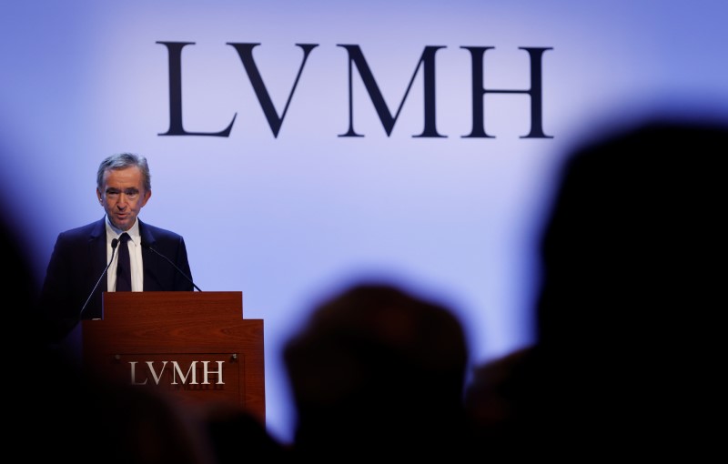 © Reuters. LVMH luxury group Chief Executive Bernard Arnault announces their 2019 results in Paris