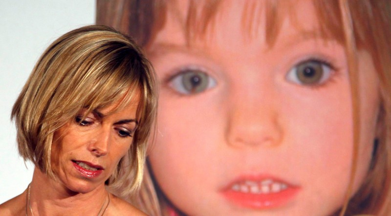 &copy; Reuters. FILE PHOTO: Kate McCann, whose daughter Madeleine went missing during a family holiday to Portugal in 2007, attends a news conference at the launch of her book in London