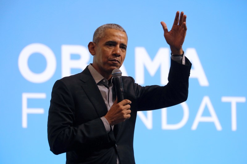 &copy; Reuters. FILE PHOTO: Former U.S. President Barack Obama speaks during an Obama Foundation event in Kuala Lumpur