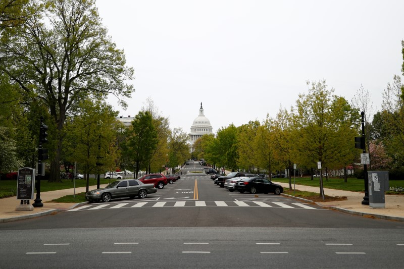 © Reuters. 米上院、中小企業支援策の融資期間延長法案を可決