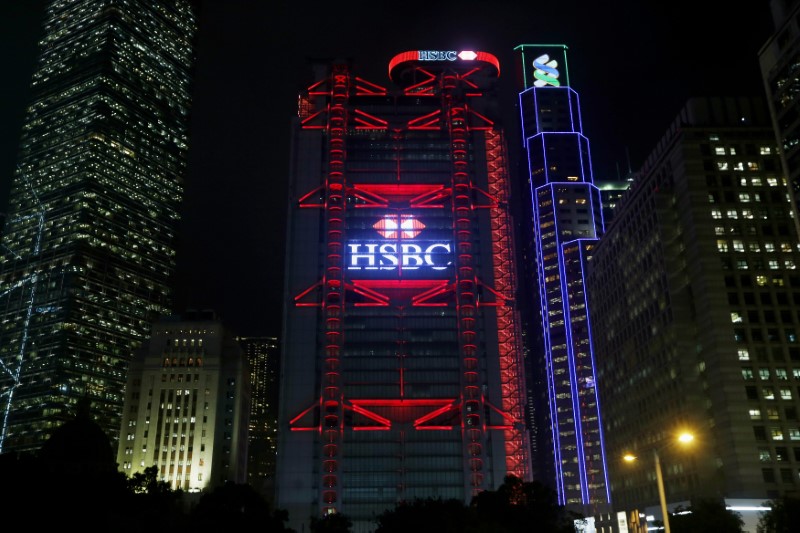 &copy; Reuters. FILE PHOTO: A lighting show displays company logo of HSBC on the bank&apos;s headquarters in Hong Kong