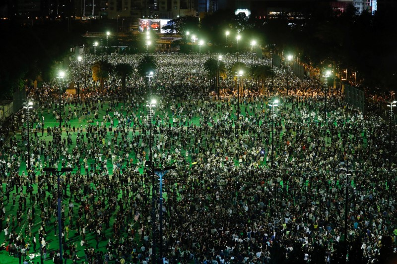 &copy; Reuters. Ato em Hong Kong para marcar aniversário de protesto na Praça da Paz Celestial