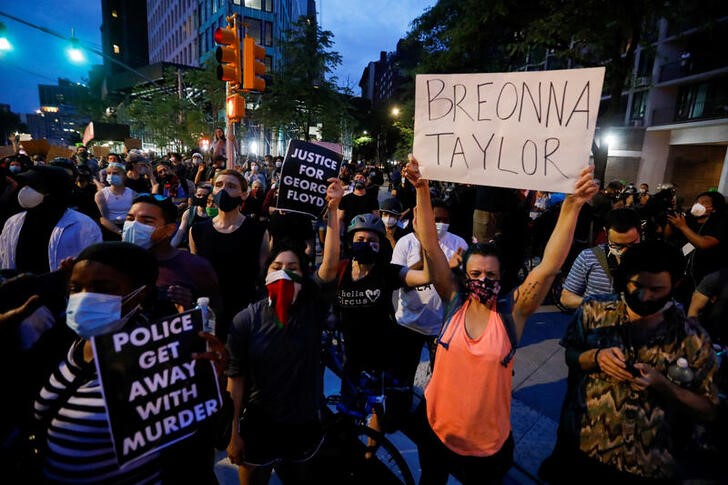 &copy; Reuters. Manifestações contra assassinato de George Floyd em Nova York