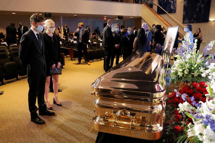 &copy; Reuters. Prefeito de Mineápolis, Jacob Frey, durante funeral de George Floyd