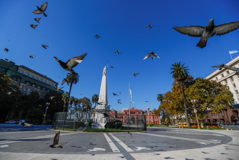 © Reuters. FILE PHOTO: Outbreak of the coronavirus disease (COVID-19), in Buenos Aires