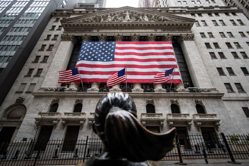 © Reuters. Нью-Йоркская фондовая биржа в финансовом районе нижнего Манхэттена в Нью-Йорке