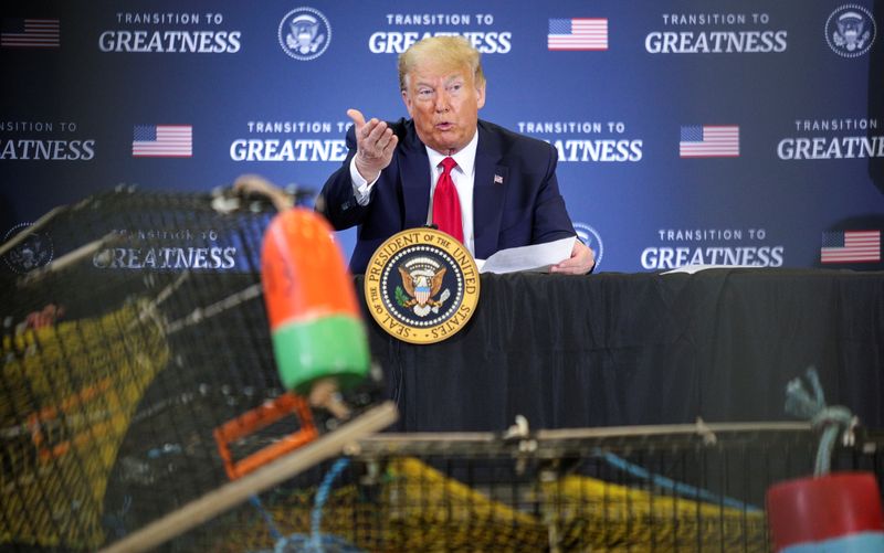 &copy; Reuters. U.S. President Donald Trump participates in roundtable discussion on commercial fishing in Bangor, Maine