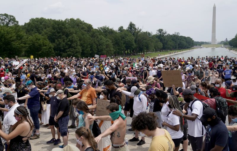 © Reuters. Manifestantes contra racismo se reúnem em Washington