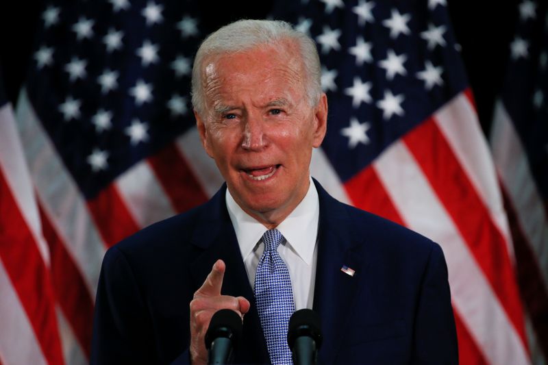 &copy; Reuters. U.S. Democratic presidential candidate Joe Biden speaks during a campaign event in Dover