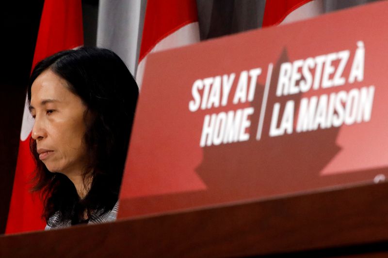 &copy; Reuters. FILE PHOTO: Canada&apos;s Chief Public Health Officer Dr. Theresa Tam attends a news conference in Ottawa