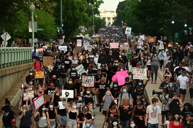 &copy; Reuters. 米首都ワシントンで最大規模のデモ、全米各地で暴動は沈静化