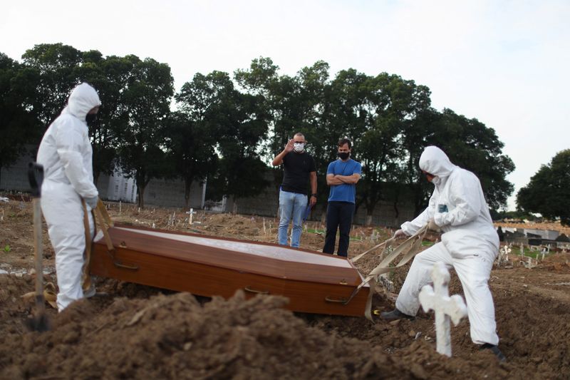 &copy; Reuters. ブラジル、新型コロナ死者3.7万人　7日は累計発表