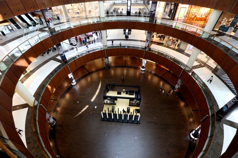 &copy; Reuters. FILE PHOTO: A view shows the Dubai mall almost empty of customers, as precaution amid the outbreak of coronavirus, in Dubai