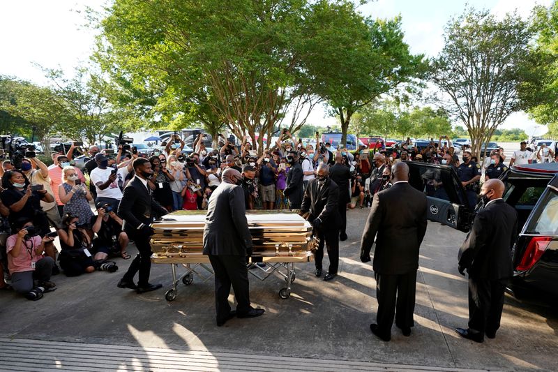 © Reuters. The casket of George Floyd is removed after a public visitation for Floyd