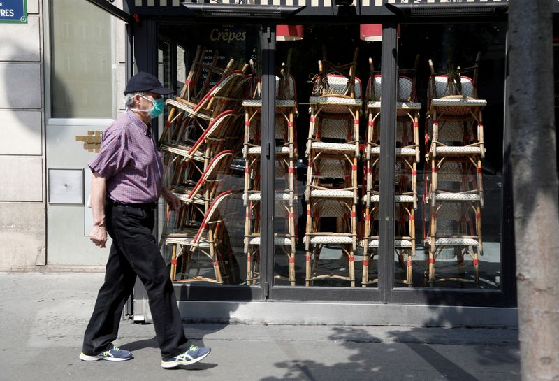 &copy; Reuters. FILE PHOTO: Spread of coronavirus disease (COVID-19) in Paris