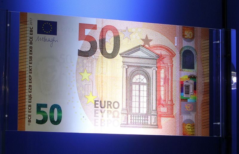 &copy; Reuters. The European Central Bank (ECB) presents the new 50 euro note at the bank&apos;s headquarters in Frankfurt