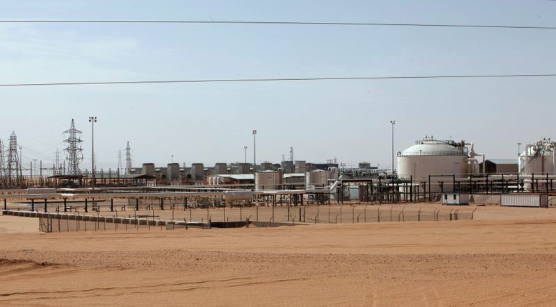 &copy; Reuters. FILE PHOTO: A general view shows Libya&apos;s El Sharara oilfield