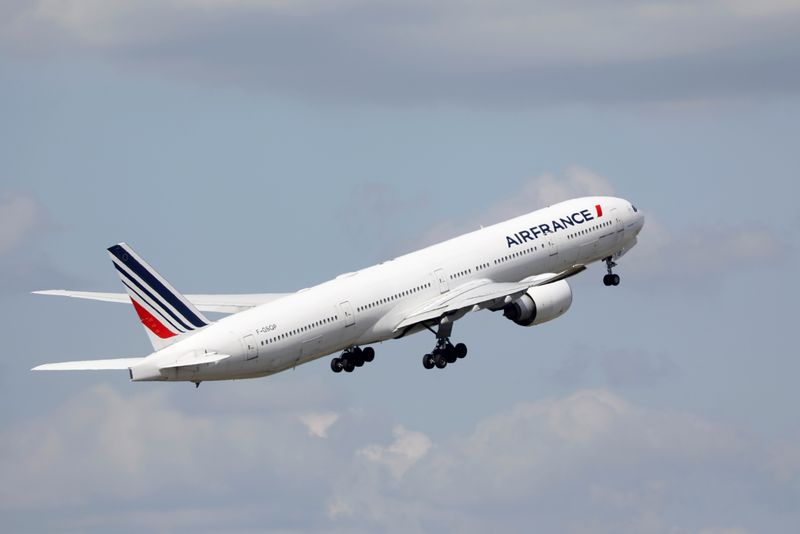 &copy; Reuters. فرنسا تكشف النقاب عن خطة لدعم صناعة الطيران بقيمة 15 مليار يورو