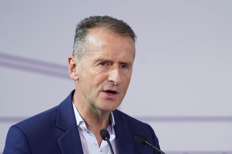 &copy; Reuters. Volkswagen Group CEO Herbert Diess attends a construction completion event of SAIC Volkswagen MEB electric vehicle plant in Shanghai