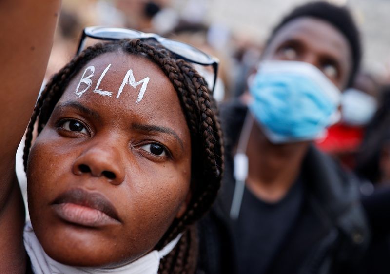 © Reuters. Protest against the death of George Floyd in Minneapolis police custody, in Paris