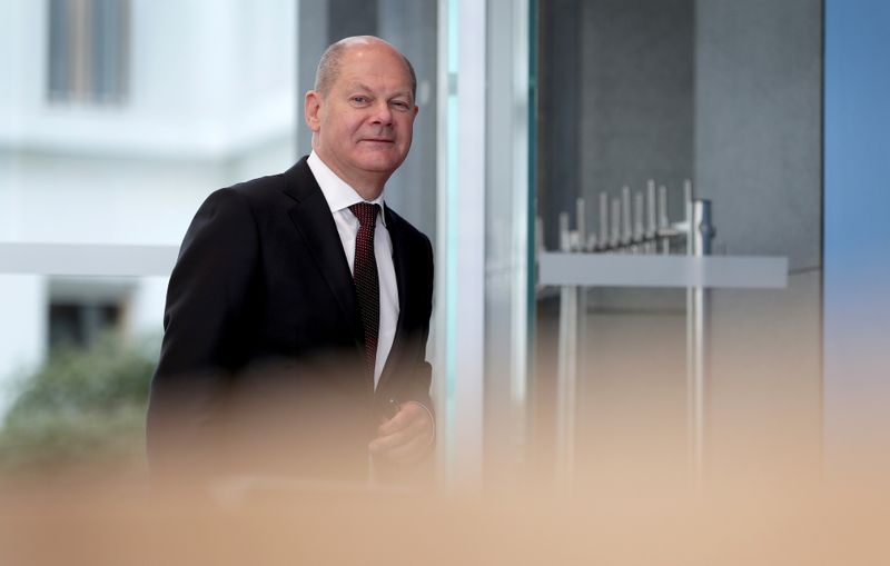 &copy; Reuters. FOTO DE ARCHIVO: El ministro de Finanzas alemán Olaf Scholz en Berlín, Alemania