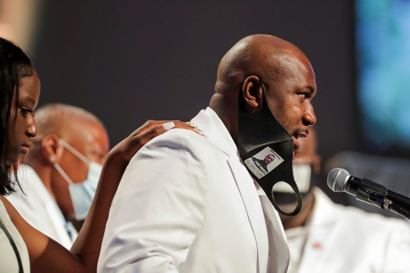 &copy; Reuters. Philonise Floyd discursa durante funeral de George Floyd em Houston