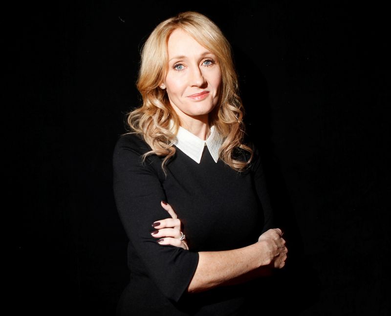 © Reuters. FILE PHOTO: Author Rowling poses for a portrait while publicizing her adult fiction book 