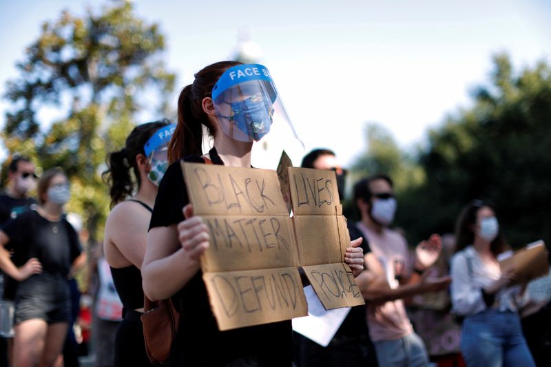 &copy; Reuters. 情報ＢＯＸ：新型コロナウイルス、世界の感染者738万人超　死者41.5万人