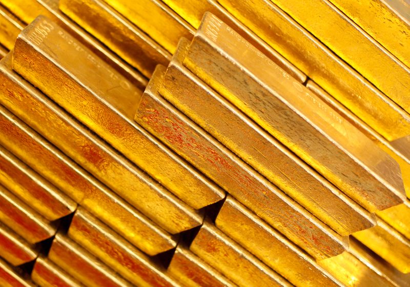 © Reuters. Слитки золота в хранилище ЦБ Чехии в Праге