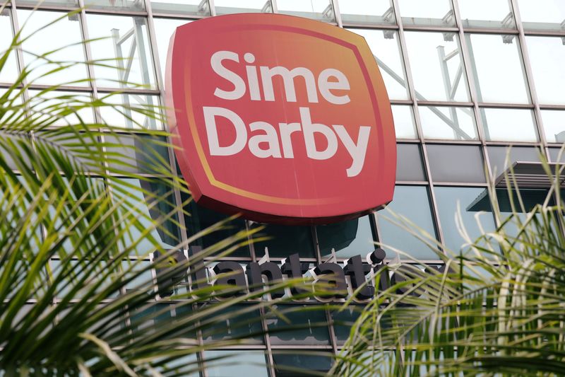 &copy; Reuters. FILE PHOTO: A general view of the Sime Darby Plantation headquarters in Petaling Jaya