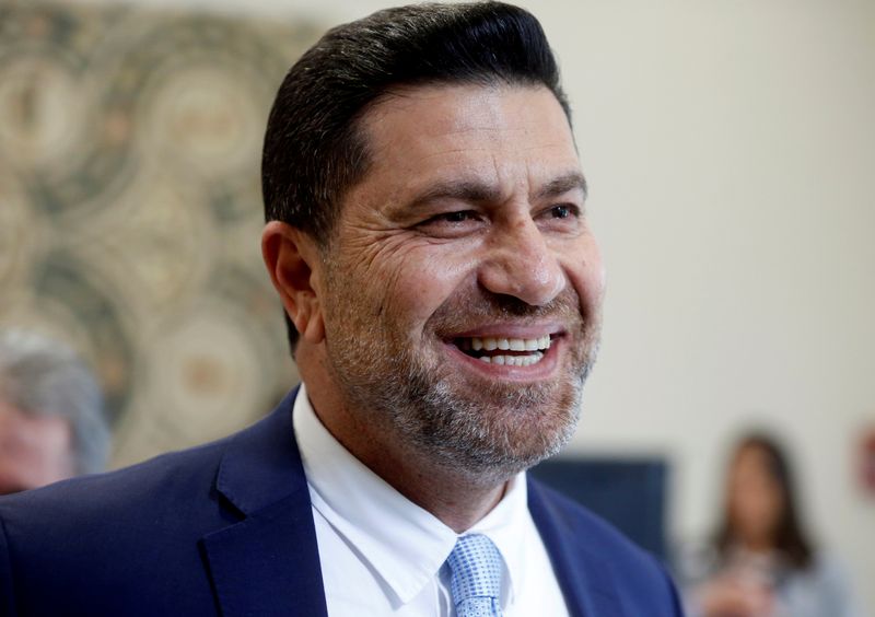 &copy; Reuters. FILE PHOTO: Lebanese Energy Minister Raymond Ghajar leaves the cabinet meeting at the presidential palace in Baabda