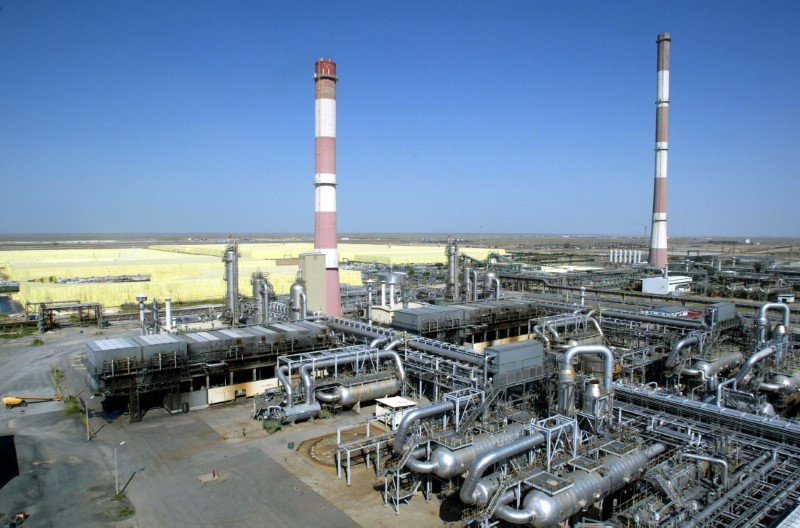 Казахстан продлил карантин на крупнейшем нефтяном месторождении на две недели
