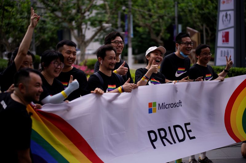 &copy; Reuters. Participants take part in a Pride Run during the Shanghai Pride festival, in Shanghai