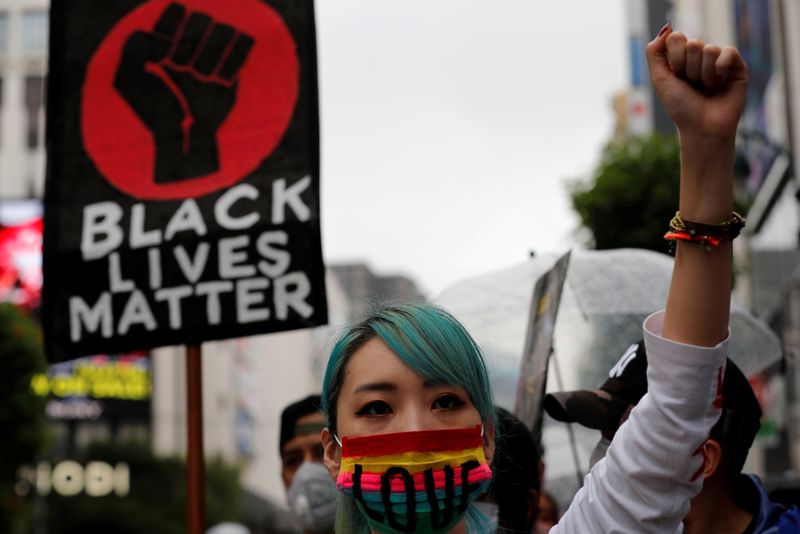 &copy; Reuters. مسيرة لحملة &quot;حياة السود مهمة&quot; في شوارع طوكيو