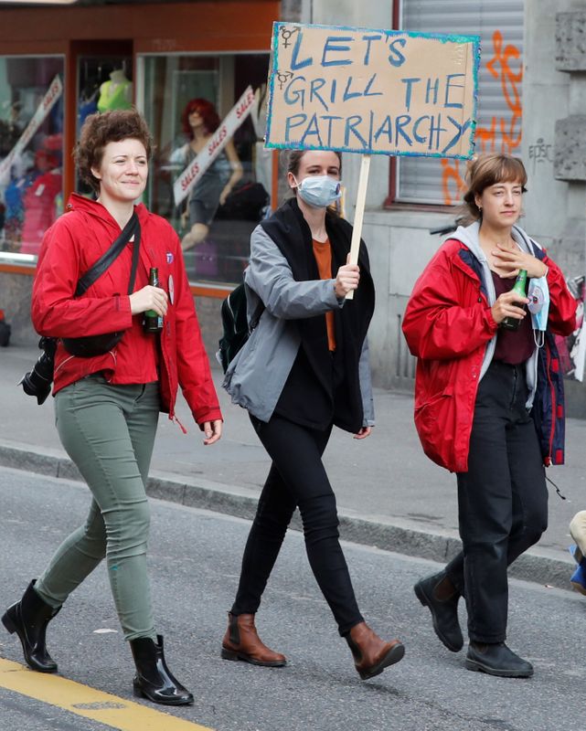 &copy; Reuters. March to demand more equality and the end of violence against women in Zurich