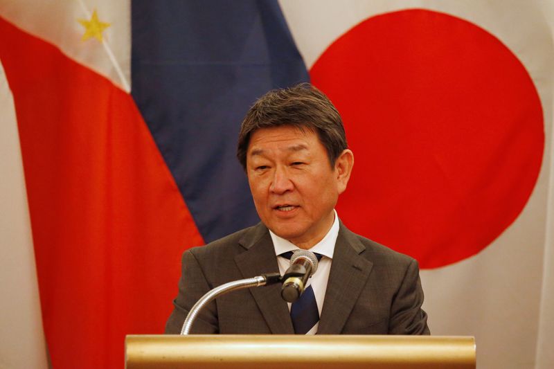 &copy; Reuters. وزير ياباني ينفي تقريرا عن اتخاذ قرار بتخفيف حظر الدخول