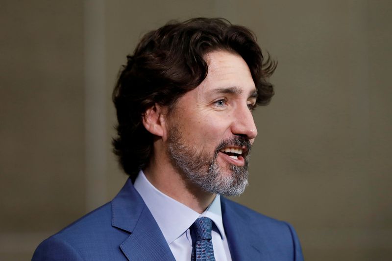 &copy; Reuters. FILE PHOTO: Canada&apos;s Prime Minister Justin Trudeau delivers a commencement speech during a ceremony with post-secondary graduates in Ottawa