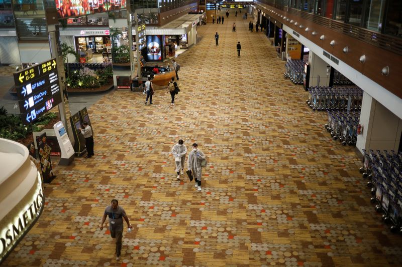 © Reuters. シンガポール、空港新ターミナル建設を2年停止　需要変化見極め