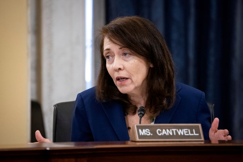 © Reuters. FILE PHOTO: U.S. Senate Small Business Committee hearing on coronavirus relief aid and 