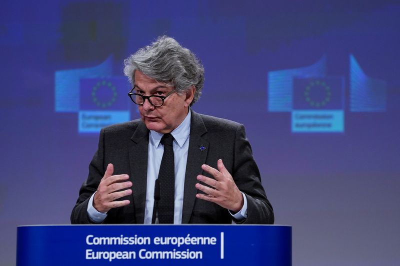 &copy; Reuters. El comisario Thierry Breton en una videoconferencia en la Comisión Europea en Bruselas, Bélgica, el 17 de junio de 2020