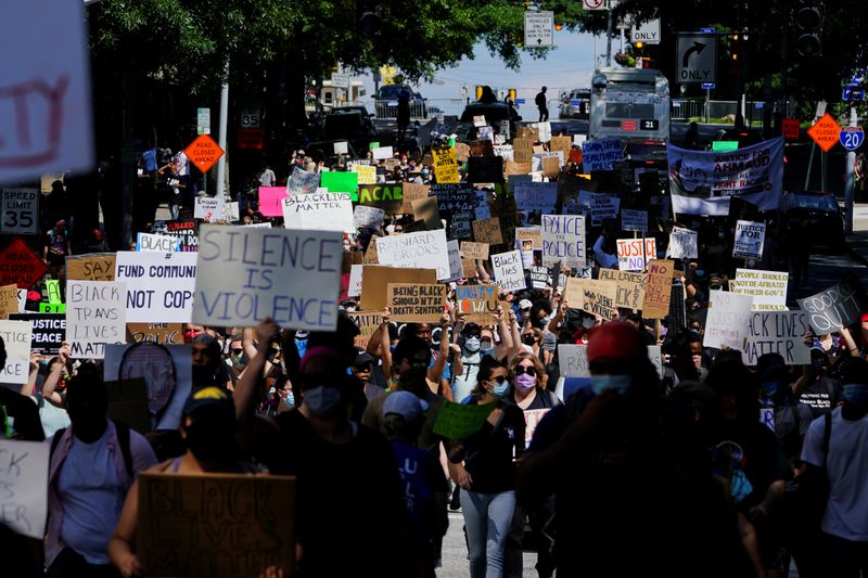 &copy; Reuters. Protesto contra a desigualdade racial e a morte de um homem negro pela polícia de Atlanta