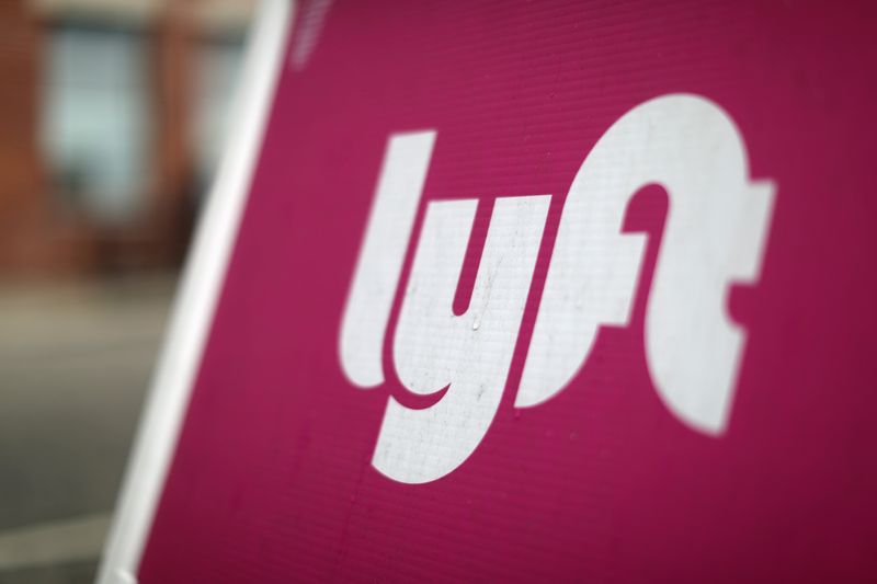 &copy; Reuters. FILE PHOTO: The Lyft &lt;LYFT.O&gt; Driver Hub is seen in Los Angeles