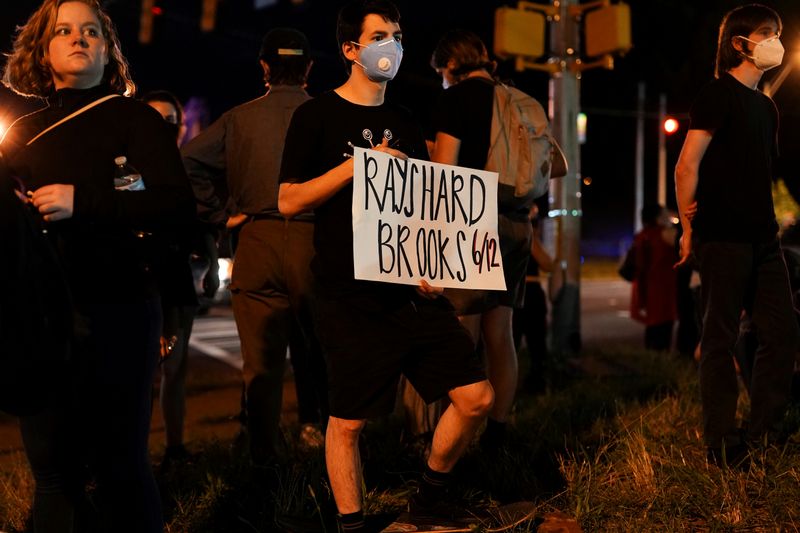 &copy; Reuters. FILE PHOTO: Protesters rally against racial inequality and the police shooting death of Rayshard Brooks, in Atlanta